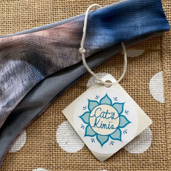 ⭐️ 3 for $25⭐️ NWT ** Cat’s Kimis bikini size M - Picture 2 of 4